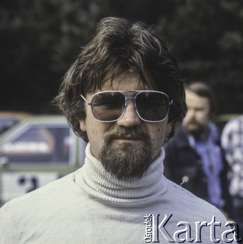 Ok. 1975, Polska.
Andrzej Jaroszewicz - kierowca rajdowy,  syn premiera PRL Piotra Jaroszewicza.
Fot. Bogdan Łopieński, zbiory Ośrodka KARTA