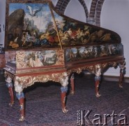 Lata 60., Poznań, woj. poznańskie, Polska.
Fortepian w Muzeum Instrumentów Muzycznych.
Fot. Bogdan Łopieński, zbiory Ośrodka KARTA