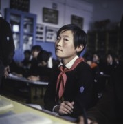 1969, Ułan Bator, Mongolia.
Uczennica w ławce.
Fot. Bogdan Łopieński, zbiory Ośrodka KARTA