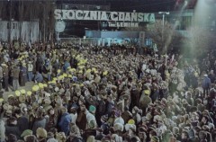 16.12.1980, Gdańsk, woj. gdańskie, Polska.
Odsłonięcie Pomnika Poległych Stoczniowców 1970.
Fot. Bogdan Łopieński, zbiory Ośrodka KARTA