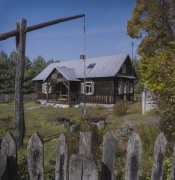 Lata 70., Warszawa, Polska.
Dom Kariny i Bogdana Łopieńskich na Wólce Węglowej.
Fot. Bogdan Łopieński, zbiory Ośrodka KARTA