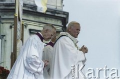 4.06.1979, Częstochowa, Polska.
Pierwsza pielgrzymka papieża Jana Pawła II do Polski w dniach 2-10 czerwca 1979. Ojciec Święty podczas mszy świętej na Jasnej Górze.
Fot. Bogdan Łopieński, zbiory Ośrodka KARTA