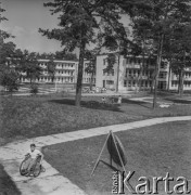 1967, Skolimów-Konstancin, Polska.
Stołeczne Centrum Rehabilitacji, kierowane przez prof. Mariana Weissa.
Fot. Bogdan Łopieński, zbiory Ośrodka KARTA