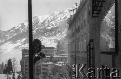 1965, Badgastein, Austria.
Znany austriacki ośrodek turystyczno-wypoczynkowy. Widok zza okna.
Fot. Bogdan Łopieński, zbiory Ośrodka KARTA
