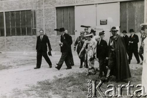 14.06.1939, Stalowa Wola, Polska.
Centralny Okręg Przemysłowy. Uroczyste otwarcie huty w Stalowej Woli z udziałem prezydenta Ignacego Mościckiego i wicepremiera Eugeniusza Kwiatkowskiego.
Fot. zbiory Ośrodka KARTA, Pogotowie Archiwalne [PA_028], przekazał Michał Nieronow  

