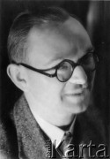 1938, Lwów, Polska.
Dr Leszek Czarnik, lekarz Kolejowej Kasy Chorych, harcmistrz, jeden z organizatorůw zbrojnego podziemia we Lwowie od października 1939, aresztowany w 1940 r. przez NKWD, rozstrzelany w Moskwie 1 listopada 1940 roku.
Fot. NN, zbiory Ośrodka Karta, udostępniła Krystyna Ćreniowska