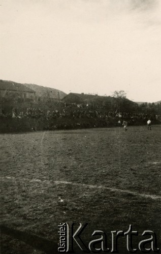 23.09.1945, Volpriehausen, III Rzesza Niemiecka. 
Polski obóz przesiedleńczy. Święto sportowe, mecz drużyny polskiej ze szkocką. 
Fot. zbiory Ośrodka KARTA, Pogotowie Archiwalne [PA_024], przekazali Dorota i Tomasz Wojciechowscy