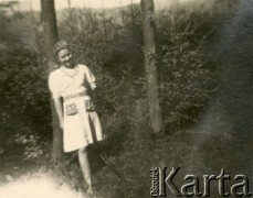 1945, Volpriehausen, III Rzesza Niemiecka.
Polski obóz przesiedleńczy. Jedna z mieszkanek obozu. 
Fot. zbiory Ośrodka KARTA, Pogotowie Archiwalne [PA_024], przekazali Dorota i Tomasz Wojciechowscy