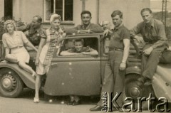 1945, Volpriehausen, III Rzesza Niemiecka.
Polski obóz przesiedleńczy. Drugi z lewej podporucznik Edmund Wojciechowski. 
Fot. zbiory Ośrodka KARTA, Pogotowie Archiwalne [PA_024], przekazali Dorota i Tomasz Wojciechowscy