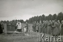 1942, Dorsten, III Rzesza Niemiecka.
Obóz jeniecki oficerów Wojska Polskiego. Pogrzeb jednego z żołnierzy. 
Fot. zbiory Ośrodka KARTA, Pogotowie Archiwalne [PA_024], przekazali Dorota i Tomasz Wojciechowscy