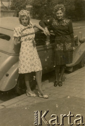 1945, Volpriehausen, III Rzesza Niemiecka.
Polski obóz przesiedleńczy. Na zdjęciu mieszkanki obozu w czasie wolnym. 
Fot. zbiory Ośrodka KARTA, Pogotowie Archiwalne [PA_024], przekazali Dorota i Tomasz Wojciechowscy