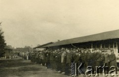 1941, Dorsten, III Rzesza Niemiecka.
Obóz jeniecki oficerów Wojska Polskiego. Apel w obozie. 
Fot. zbiory Ośrodka KARTA, Pogotowie Archiwalne [PA_024], przekazali Dorota i Tomasz Wojciechowscy