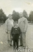 Lipiec 1929, Ciechocinek, Polska.
Rodzina Glaserów: Anna, Henryk, Albert.
Fot. zbiory Ośrodka KARTA, Pogotowie Archiwalne [PA_06], udostępnił Mirosław Glaser