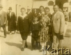 Sierpień 1929, Gdańsk, Polska.
Okolice Zielonej Bramy. Rodzina Glaserów: Fredek, Henryk, Jerzy, Anna, Albert.
Fot. zbiory Ośrodka KARTA, Pogotowie Archiwalne [PA_06], udostępnił Mirosław Glaser