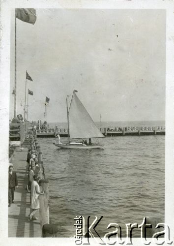 Sierpień 1929, Sopot, Polska.
Molo w Sopocie.
Fot. zbiory Ośrodka KARTA, Pogotowie Archiwalne [PA_06], udostępnił Mirosław Glaser