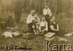 21.05.1925, Ludwikowo koło Poznania, Polska.
Rodzina Glaserów.
Fot. zbiory Ośrodka KARTA, Pogotowie Archiwalne [PA_06], udostępnił Mirosław Glaser