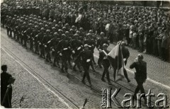1967, Poznań, Polska.
Kompania honorowa Oficerskiej Szkoły Wojsk Pancernych.
Fot. zbiory Ośrodka KARTA, Pogotowie Archiwalne [PA_06], udostępnił Mirosław Glaser