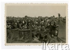 1940-45, Polska.
II wojna światowa. Obóz jeniecki dla żołnierzy francuskich.
Fot. zbiory Ośrodka KARTA, Pogotowie Archiwalne [PA_06], udostępnił Mirosław Glaser