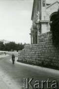 Marzec 1945, Getsemani, Palestyna.
Żołnierze 2 Korpusu Polskiego. Widok na portal Bazyliki Konania.
Fot. NN, zbiory Ośrodka KARTA, Pogotowie Archiwalne [PA_033], udostępnił Piotr Balcer