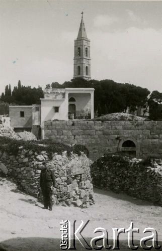 Marzec 1945, Jerozolima, Palestyna.
Góra Oliwna. Podpułkownik Rudowicz z 2 Korpusu Polskiego na tle kościoła prawosławnego.
Fot. NN, zbiory Ośrodka KARTA, Pogotowie Archiwalne [PA_033], udostępnił Piotr Balcer