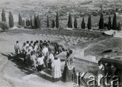 1945, Palestyna.
Żołnierze 2 Korpusu Polskiego. Uroczystości pogrzebowe zmarłego kapitana Szporka.
Fot. NN, zbiory Ośrodka KARTA, Pogotowie Archiwalne [PA_033], udostępnił Piotr Balcer