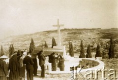 1945, Palestyna.
Żołnierze 2 Korpusu Polskiego. Uroczystości pogrzebowe zmarłego kapitana Szporka.
Fot. NN, zbiory Ośrodka KARTA, Pogotowie Archiwalne [PA_033], udostępnił Piotr Balcer