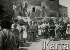 Czerwiec 1944, Jaffa, Palestyna.
Żołnierze 2 Korpusu Polskiego. Procesja Bożego Ciała z udziałem polskich żołnierzy i harcerzy.
Fot. NN, zbiory Ośrodka KARTA, Pogotowie Archiwalne [PA_033], przekazał Piotr Balcer