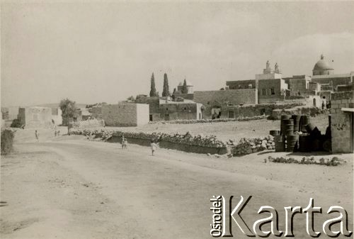 Sierpień 1944, Kana Galilejska, Palestyna.
Widok na miasto.
Fot. Adam Lipiński, zbiory Ośrodka KARTA, Pogotowie Archiwalne [PA_033], przekazał Piotr Balcer.