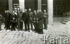 30.03.1945, Jerozolima, Palestyna.
Przedstawiciele Polonii w trakcie uroczystości Drogi Krzyżowej prowadzonej ulicami miasta. 
Fot. NN, zbiory Ośrodka KARTA, Pogotowie Archiwalne [PA_033], przekazał Piotr Balcer
