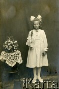 brak daty, Śmigiel, woj. poznańskie, Polska.
Zdjęcie komunijne Leonii Ciecińskiej.
Fot. NN, zbiory Ośrodka KARTA, Pogotowie Archiwalne [PA_033], przekazał Piotr Balcer