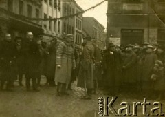 Lata 30., Leszno, Polska.
Na pierwszym planie Józef Piłsudski.
Fot. NN, zbiory Ośrodka KARTA, Pogotowie Archiwalne [PA_033], przekazał Piotr Balcer