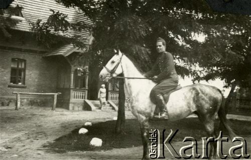 1930-1939, Polska.
7 Pułk Strzelców Konnych Wielkopolskich na manewrach wojskowych.
Fot. NN, zbiory Ośrodka KARTA, Pogotowie Archiwalne [PA_033], przekazał Piotr Balcer