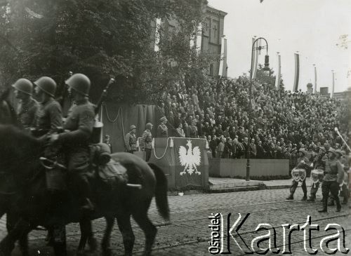 1930-1939, Poznań, Polska.
Parada wojskowa. 
Fot. NN, zbiory Ośrodka KARTA, Pogotowie Archiwalne [PA_033], udostępnił Piotr Balcer