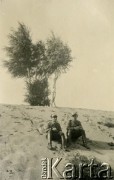 1930-1939, Polska.
7 Pułk Strzelców Konnych Wielkopolskich. Odpoczynek w czasie manewrów wojskowych.
Fot. NN, zbiory Ośrodka KARTA, Pogotowie Archiwalne [PA_033], udostępnił Piotr Balcer
