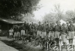 Lipiec 1942, Szachriziabs, Uzbekistan, ZSRR.
Obóz Junaków, grupa chłopców.
Fot. NN, zbiory Ośrodka KARTA, Pogotowie Archiwalne [PAF_033], udostępnił Piotr Balcer
