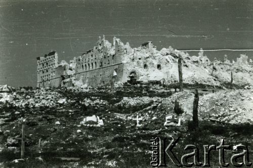 1948, Cassino, Włochy.
Ruiny klasztoru zdobytego przez żołnierzy 2 Korpusu Polskiego w maju 1944 roku.
Fot. NN, zbiory Ośrodka KARTA, Pogotowie Archiwalne [PAF_033], udostępnił Piotr Balcer