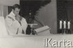19.10.1984, Bydgoszcz, Polska.
Ostatnia Msza święta księdza Jerzego Popiełuszki odprawiona w kosciele pw. Świętych Polskich Braci Męczenników.
Fot. NN, zbiory Ośrodka KARTA