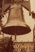 14.06.1987, Warszawa, Polska.
Poświęcenie przez papieża Jana Pawła II dzwonu księdza Jerzego Popiełuszki, znajdującego się na terenie Kościoła św. Stanisława Kostki. 
Fot. NN, zbiory Ośrodka KARTA
