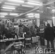 16.02.1981, Warszawa, Polska.
Strajk studentów Akademii Medycznej w sprawie rejestracji Niezależnego Zrzeszenia Studentów. 
Fot. Adam Szymański, zbiory Ośrodka KARTA, kolekcję zdjęć przekazał Adam Szymański