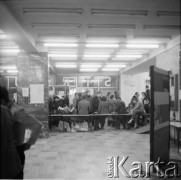 16.02.1981, Warszawa, Polska.
Strajk studentów Akademii Medycznej w sprawie rejestracji Niezależnego Zrzeszenia Studentów. 
Fot. Adam Szymański, zbiory Ośrodka KARTA, kolekcję zdjęć przekazał Adam Szymański