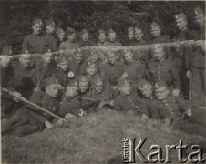 Brak daty, Polska.
Grupa żołnierzy piechoty w mundurach.
Fot. NN, zbiory Ośrodka KARTA, Pogotowie Archiwalne [PAF_046], udostępniła Małgorzata Krzyżak