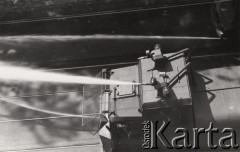 16-18.05.1989, Kraków, Polska.
Manifestacja niezależna, zorganizowana przez młodych, radykalnych członków NZS, KPN, FMW i Akcji Studenckiej WiP - m.in. przeciwko obecności wojsk radzieckich w Polsce. W trakcie manifestacji zablokowano na krótko konsulat ZSRR, miały też miejsce ostre starcia pod Komitetem Wojewódzkim PZPR. Na zdjęciu pieczątka 