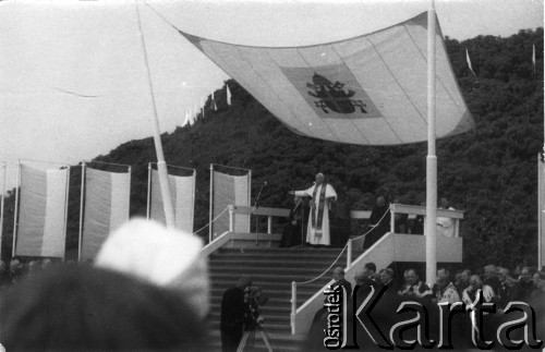 12.06.1987, Westerplatte, Polska.
Trzecia pielgrzymka papieża Jana Pawła II do Polski. Spotkanie z Ojcem Świętym.
Fot. NN, Archiwum Federacji Młodzieży Walczącej, zbiory Ośrodka KARTA