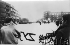 29.11.1987, Gdańsk, Polska.
Bojkot referendum. Manifestanci na ulicy.
Fot. NN, Archiwum Federacji Młodzieży Walczącej, zbiory Ośrodka KARTA