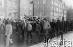 13.12.1987, Gdańsk, Polska.
Manifestacja z związku z 6. rocznicą wprowadzenia stanu wojennego.
Fot. NN, Archiwum Federacji Młodzieży Walczącej, zbiory Ośrodka KARTA