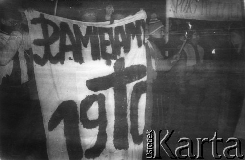 16.12.1987, Gdańsk, Polska.
Manifestacja Federacji Młodzieży Walczącej Region Gdańsk w 17. rocznicę wydarzeń na Wybrzeżu w 1970 roku.
Fot. NN, Archiwum Federacji Młodzieży Walczącej, zbiory Ośrodka KARTA