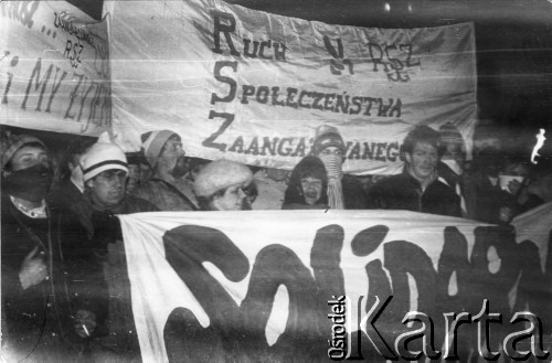 16.12.1987, Gdańsk, Polska.
Manifestacja Federacji Młodzieży Walczącej Region Gdańsk w 17. rocznicę wydarzeń na Wybrzeżu w 1970 roku.
Fot. NN, Archiwum Federacji Młodzieży Walczącej, zbiory Ośrodka KARTA