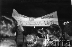 16.12.1987, Gdańsk, Polska.
Manifestacja Federacji Młodzieży Walczącej Region Gdańsk w 17. rocznicę wydarzeń na Wybrzeżu w 1970 roku.
Fot. NN, Archiwum Federacji Młodzieży Walczącej, zbiory Ośrodka KARTA