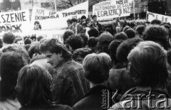 Kwiecień 1989, Gdańsk-Wrzeszcz, Polska.
Akcja Federacji Młodzieży Walczącej Region Gdańsk i Niezależnego Zrzeszenia Studentów Gdańsk pod hasłem: 