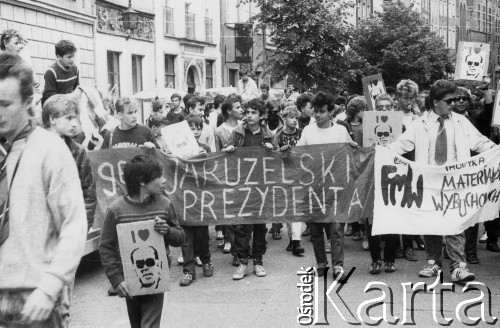1.06.1989, Gdańsk, Polska.
Happening Federacji Młodzieży Walczącej pod hasłem: 